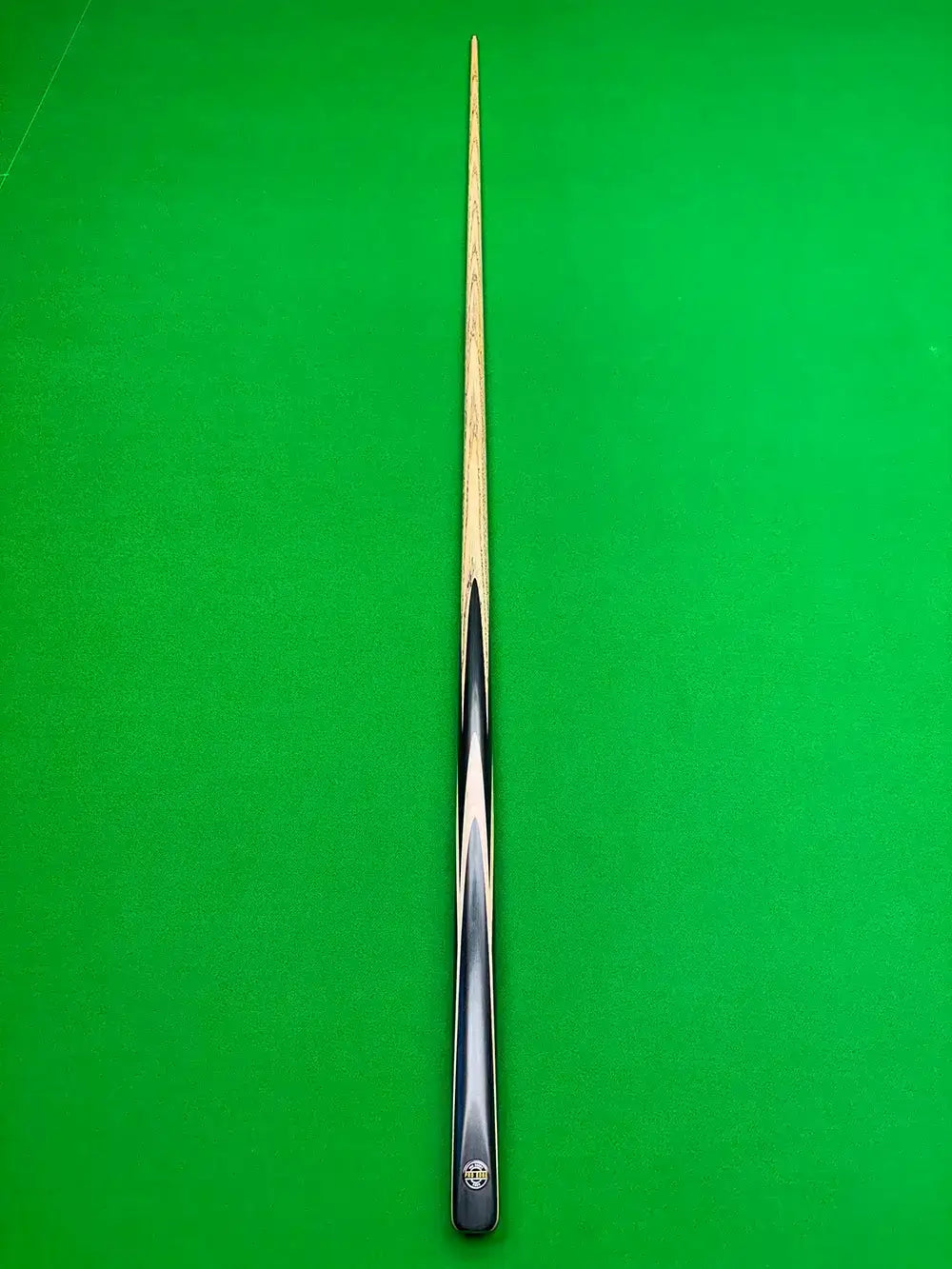 Pro Edge Snooker Cue on a snooker table