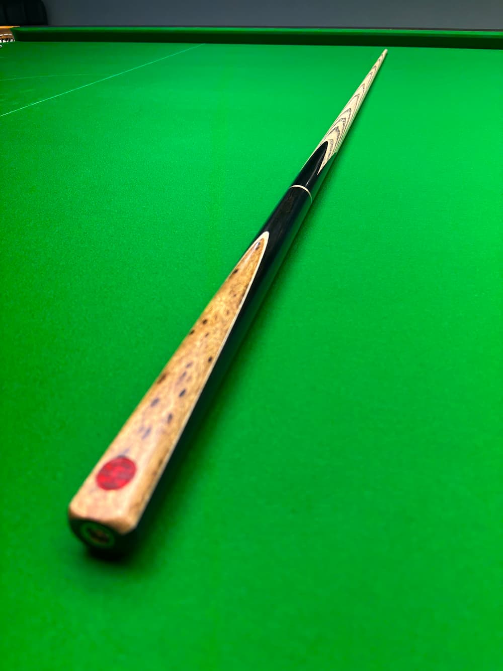 Pro Edge Shadow 22 - Ash - 3/4 - Ebony, maple veneer and Makha Tae butt - Brass ferrule