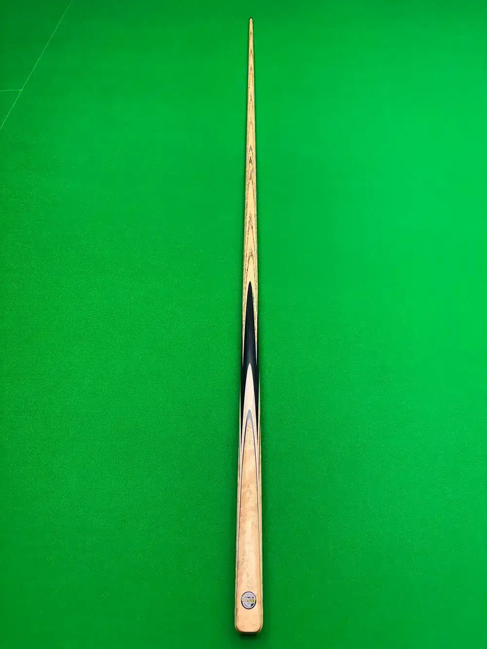 Ash snooker cue by pro edge cues 