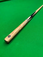 Pro Edge Snooker cue on a green snooker table