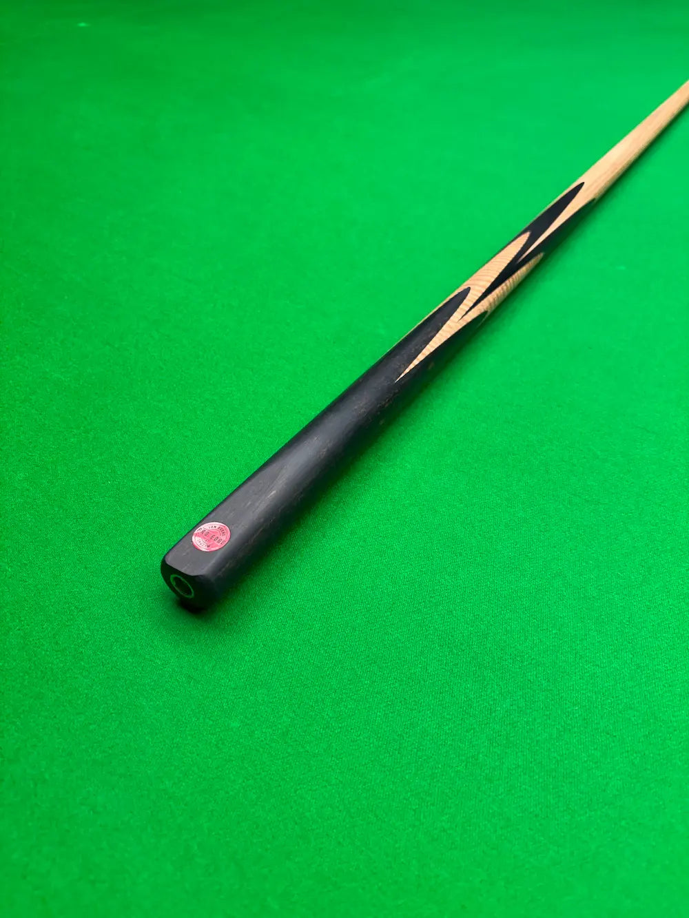 Pro Edge Shadow 07 snooker cue by Ian Burns ash shaft crape myrtle butt titanium ferrule