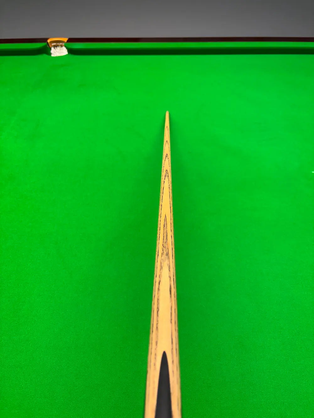 Snooker cue Pro edge shadow No.05 - 1 piece ash - titanium ferrule - ebony and crape myrtle butt