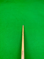 Snooker cue Pro edge shadow No.05 on a green snooker table