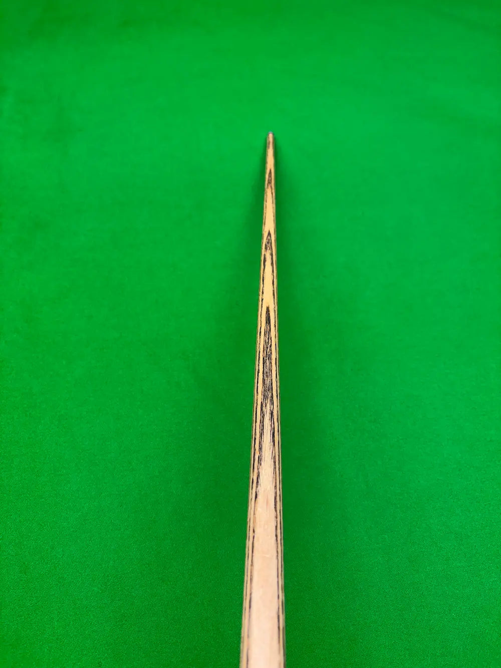 Pro edge shadow No.12 snooker cue - 1 piece ash - titanium ferrule 