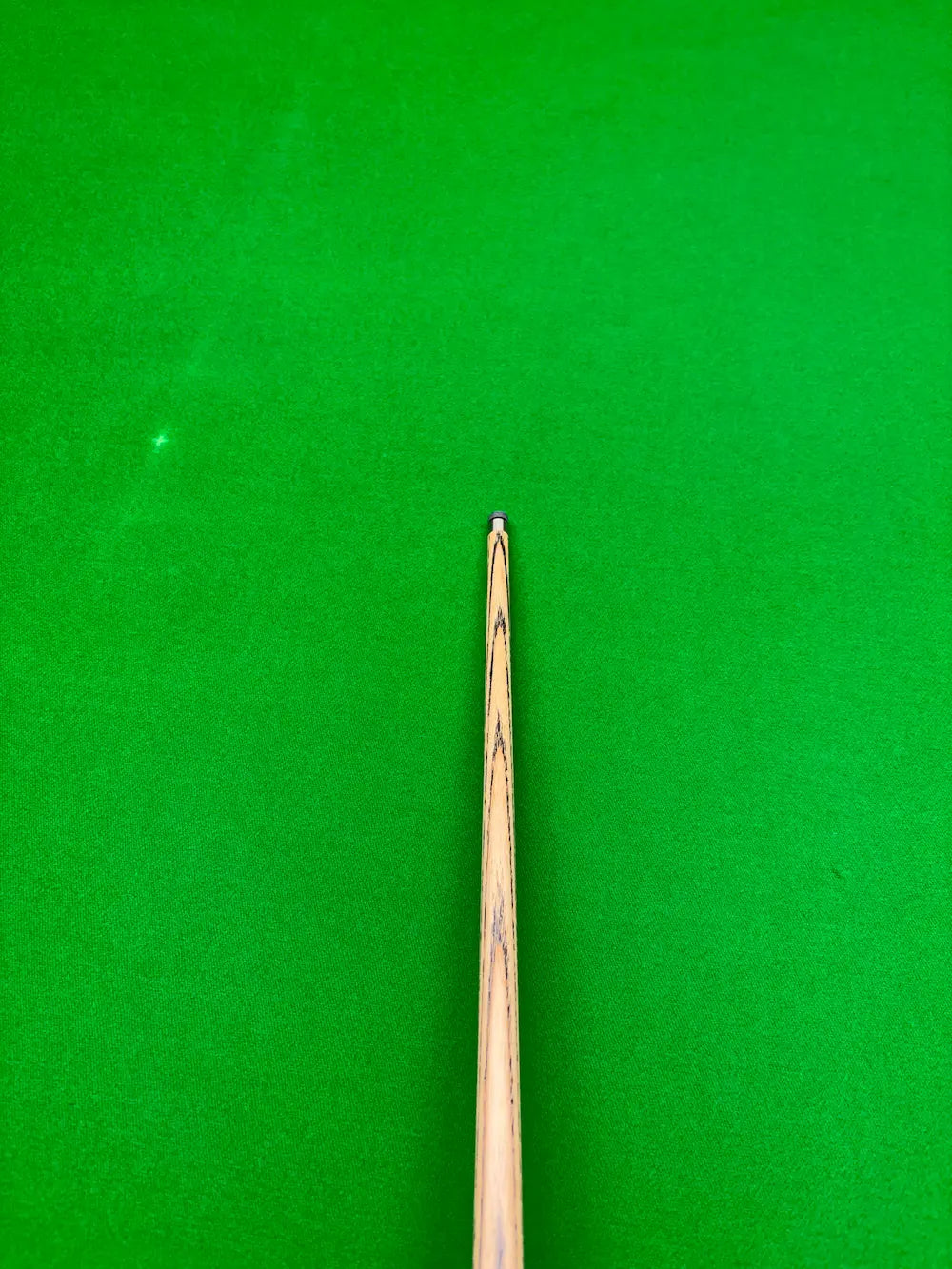 Pro Edge Apollo 1 - 1 piece ash - titanium ferrule by snooker cue Pro Edge Snooker