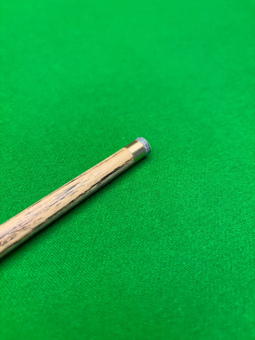 pro edge 3/4 ash snooker cue with a brass ferrule