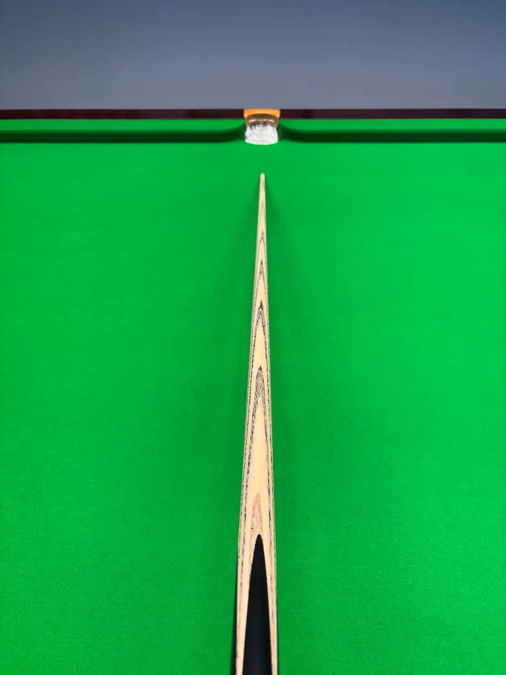 Ebony, Makha Burl and Bungor Burl snooker cue with a titanium ferrule by pro edge snooker