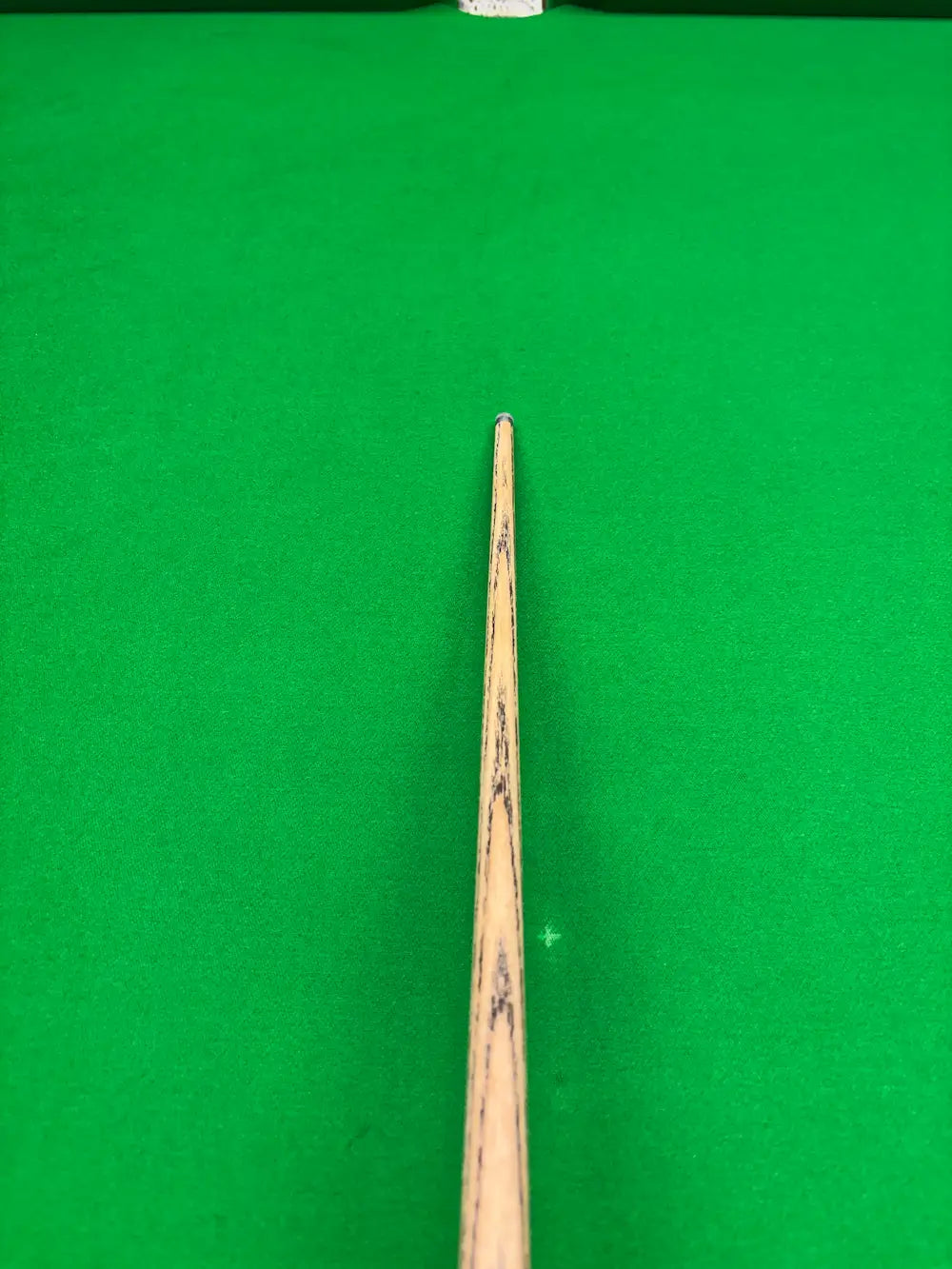 ash snooker cue with a titanium ferrule by pro edge snooker