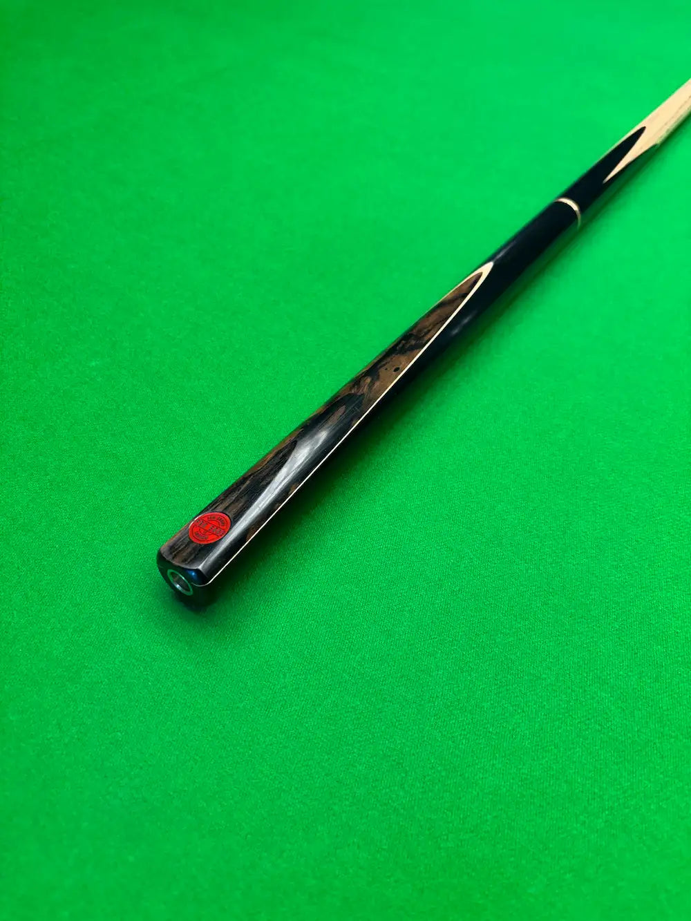 ash snooker cue with an Ebony and Black and White Ebony splice with maple veneer by proedgesnooker
