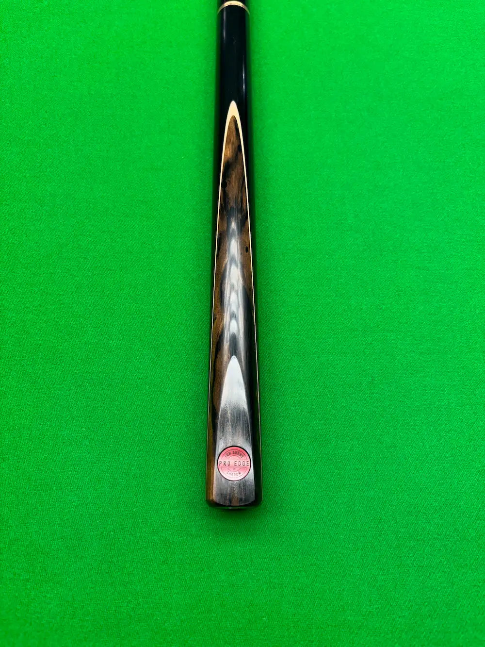 pro edge snooker cue Ebony and Black and White Ebony splice with maple veneer