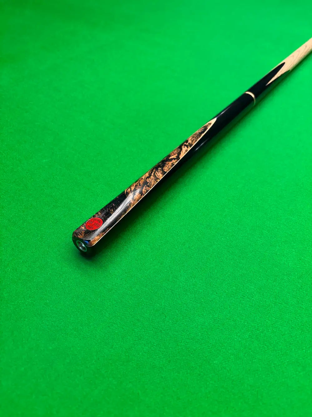3/4 proedge snooker cue with a Ebony and Walnut Burl splice with maple veneer