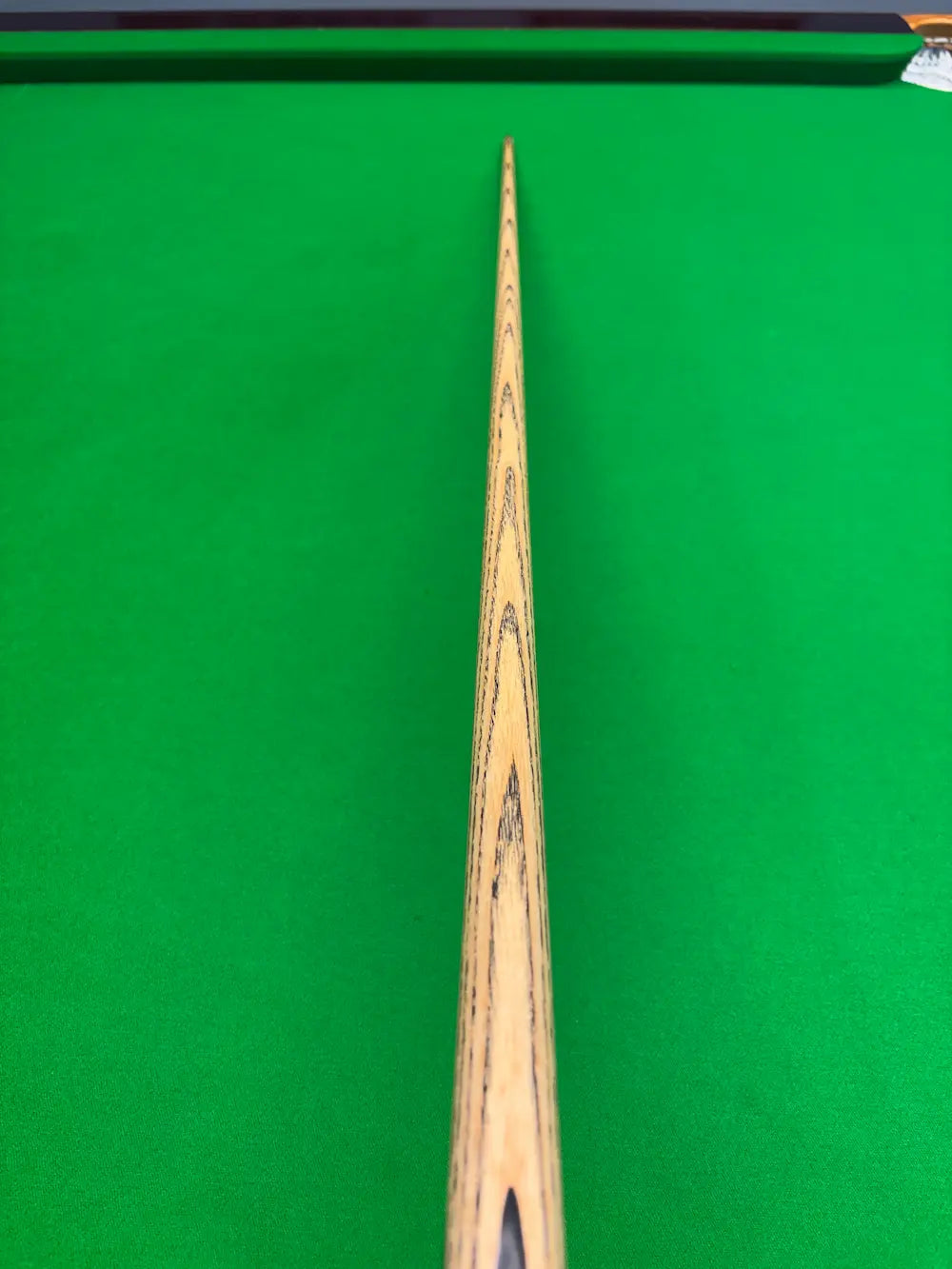Pro Edge Apollo cue - ash - 1 piece - ebony butt - brass ferrule